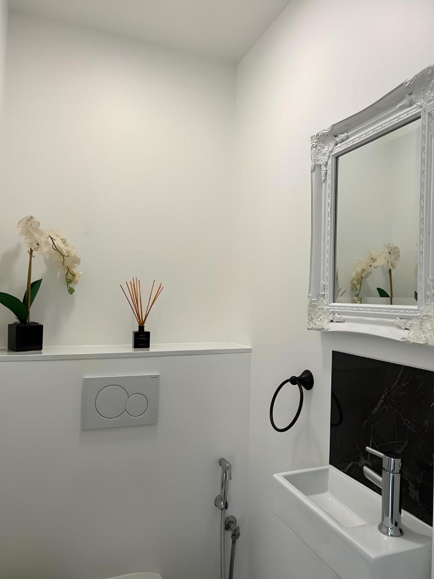 Appartement Avec Jardin Prive - 2 A 4 Voyageur Chaville Exterior photo